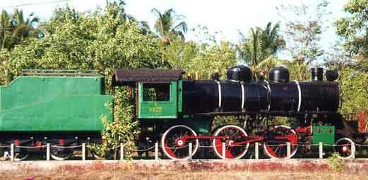 thanbyuzayat railway engine